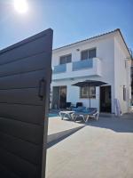 New Premium Beach Seaside Pool Villa Protaras - Pernera - B&B Paralímni