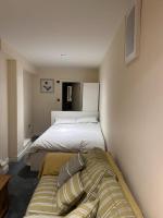 Ground Floor Ensuite Double Room - B&B Croydon