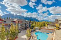 Cozy Haven with Stunning Mountain View in Canmore - B&B Canmore