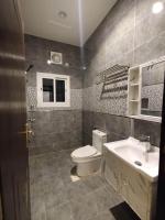 شقق السلام شقة ثلاث غرف نوم وصالة ومطبخ ودورتين مياة j12 - Bed and Breakfast Djedda