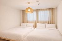 CREAM CHACHA STAY 5min Flat Walk to Hongdae Station 2BR 3Beds - B&B Seul