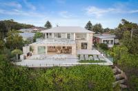Cliffside Retreat PLUS Studio - Sleeps 16 - B&B Norah Head