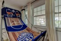 Pet Friendly 2B Games & BBQ - Walk to the Beach - Bed and Breakfast Clearwater Beach