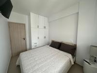 Loutraki's Hideaway , 2 min walk to beach - Bed and Breakfast Loutráki