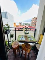 2BR 2Baths The Artisans Staycation by Jo located in the Heart of Baguio - Chambres d'hôtes Baguio