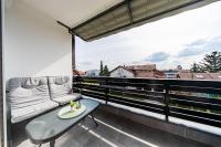 Zagreb 212 - Airport - 1 Bedroom - Balcony - New - Apartment - Loggia - Flexible Keybox Entry - Modern - Monthly Rent - WiFi - Chambres d'hôtes Velika Gorica