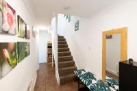 Spacious 4BR House with Parking I Excel I Canary Wharf I London City Airport - Bed and Breakfast North Woolwich