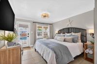Coconut Villa's Suite 6 - Bed and Breakfast St. Pete Beach