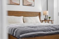 Dormont, Pittsburgh !B Modern and Spacious Private Bedroom with Shared Bathroom - B&B Pittsburgh