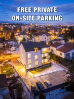 Imperial Residence - design aparthotel in city center, private parking - B&B Banská Bystrica