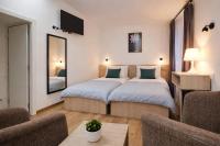 Natoševićeva's 7 rooms apartments spa and pool PARKING ON REQUEST - B&B Novi Sad