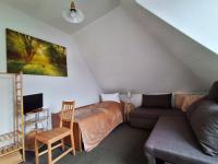 Kleines Zweibettzimmer