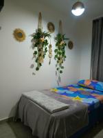 Habitacion Sencilla con baño compartido en Apartamento ambiente NO FAMILIAR - Chambres d'hôtes Girón