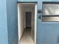 Blue Moon Charming 2 Bed Poolside Apartment - B&B Bellville