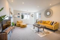Going Coastal - Terrace with Views Towards the Inner Harbour - B&B Poole
