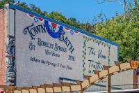 Lazy Bear Retreat - Wifi, Pet Friendly, Grill, Fire Pit, Fireplace, Deck, Golf, Hiking - B&B Morton Grove