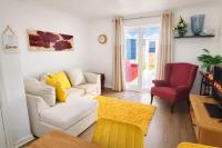 Spacious 4 bed home near Kings Mill Hospital, Parking, wifi & smart TV - Chambres d'hôtes Skegby