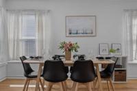 Chesapeake Retreat - 5 min Walk to Expo Line Metro - B&B Los Angeles