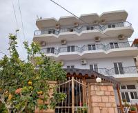 ARILEO ROOMs - B&B Himarë