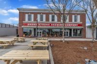 Hoppy Hideaway: Coastal Loft with a Brewery Twist - Chambres d’hôtes Myrtle Beach