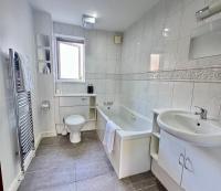 Modern 2 Bedroom 2 Bathroom City Apartment Free Parking - Chambres d’hôtes Newcastle-upon-Tyne
