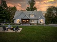 Asheville Secluded Luxury Estate | Pool, Hot Tub, Games & Theater | 15 min to Downtown - Chambres d'hôtes Asheville