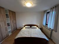 Rumena hiša - B&B Trnovo