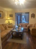 Stylish Home With Full Amenities - Ferienwohnung Yiewsley