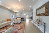 Elegant 4BR Home Large Kitchen & Lounge - Chambres d'hôtes Brampton