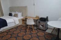 Guesthouse Studio Private Entry Mbezi Beach, Queen - B&B Dar es Salaam