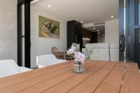 Stylish Modern Apartment Walk to Cafés & Train - B&B Perth