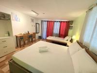 Island - Escape Homestay - B&B Burgos