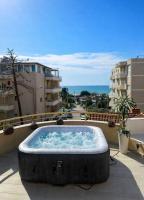 Mabel-The Jacuzzi Rooftop by PS - B&B Golem