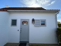 House 49, 3 Slaapkamers, 6 personen - B&B De Haan
