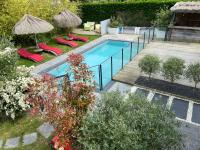 Les logis du forgeron-Gites avec piscine près d'Angers - B&B Saint-Jean-des-Mauvrets