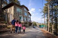 Haven Lodge Khaira Gali by Haven Holiday Homes - 4BR Mountain Home with Balcony Views - Bed and Breakfast Khaira Gali