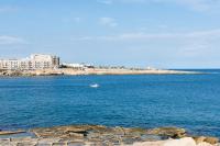 SeaFront Apartment Marsascala - B&B