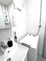 Quiet renovated studio- tram to the center - Ferienwohnung Helsinki