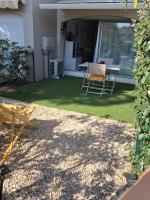 Studio jardin ensoleillé avec piscine et clim classé 1 étoile proche plage Grazel - Chambres d'hôtes Gruissan