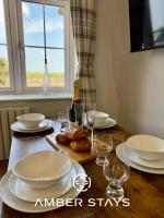Four Counties Cottage in Collyweston by Amber Stays, Perfect for Getaways with Free Parking - B&B Collyweston