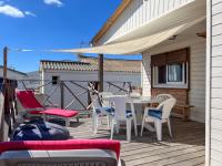 L'authentique chalet en bois sur pilotis - Bed and Breakfast Gruissan