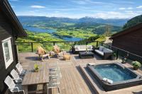 Family cabin, sunny terrace and amazing views - B&B Voss