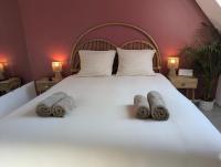 Cocon bohème sous les toits avec lit queen - B&B Berck