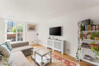 Spacious 2 Bedroom Maisonette in Camden by Amber Stays, Perfect for Long Term Stays, Sleeps 4 - B&B London
