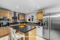 Spacious 5 Bed House in Reading by Amber Stays, Perfect for Business & Contractors, Sleeps 12 - B&B Reading
