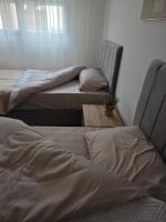Cosy Apartment in Podgorica - Fast WiFi & TV - Ferienwohnung Konik