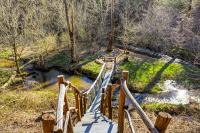 Creekside Treehouse - B&B Cosby