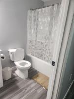 1 Bedroom Suite in Winnipeg Comfort and Convenience - Chambres d’hôtes Winnipeg