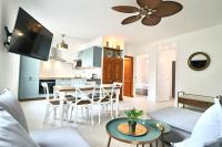 Bright Apartment Renovated in Center of Old Antibes - B&B Antibes