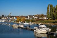 Rhein River Guesthouse - direkt am Rhein - B&B Leverkusen